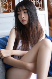 玉女桃花轻蜜粉定妆